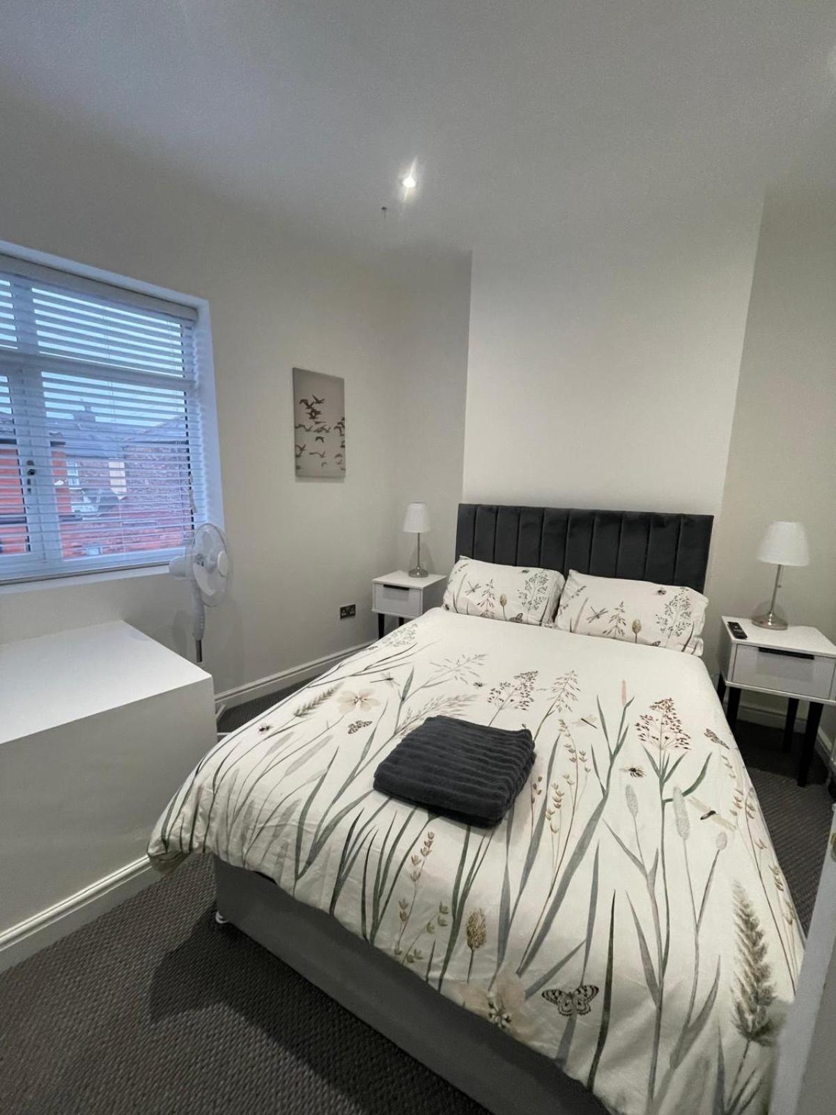 Spacious 2 Bedroom Apartment 리버풀 외부 사진